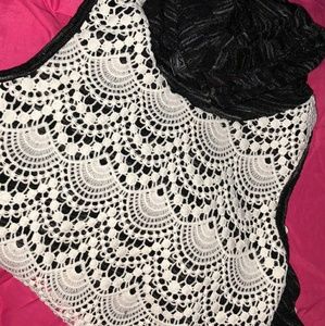Lace Sleeveless Hood Shirt Fashionable